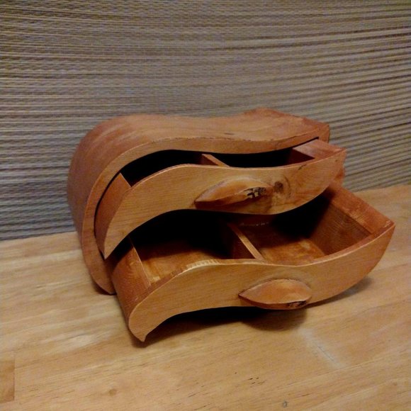 New - Handmade Wood Bandsaw Box for Treasures - Picture 1 of 7